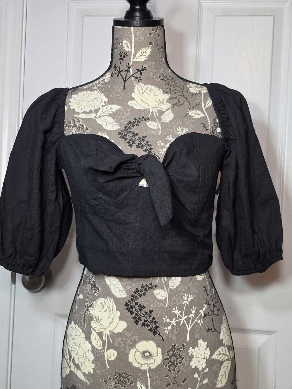 KIKULA Black Chic Crop Top NWT